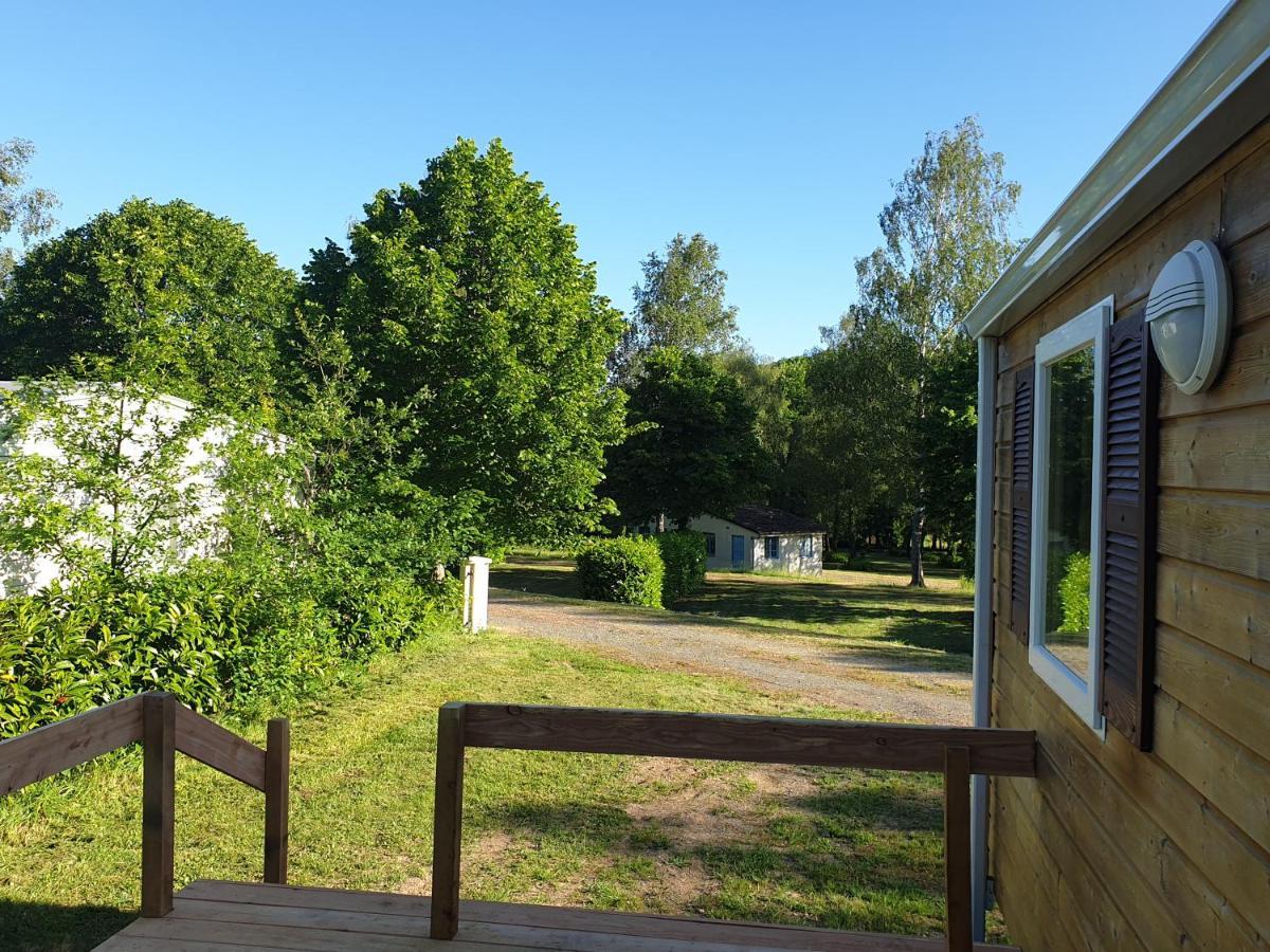 Camping De Ladignac Le Long Bel Air Bagian luar foto
