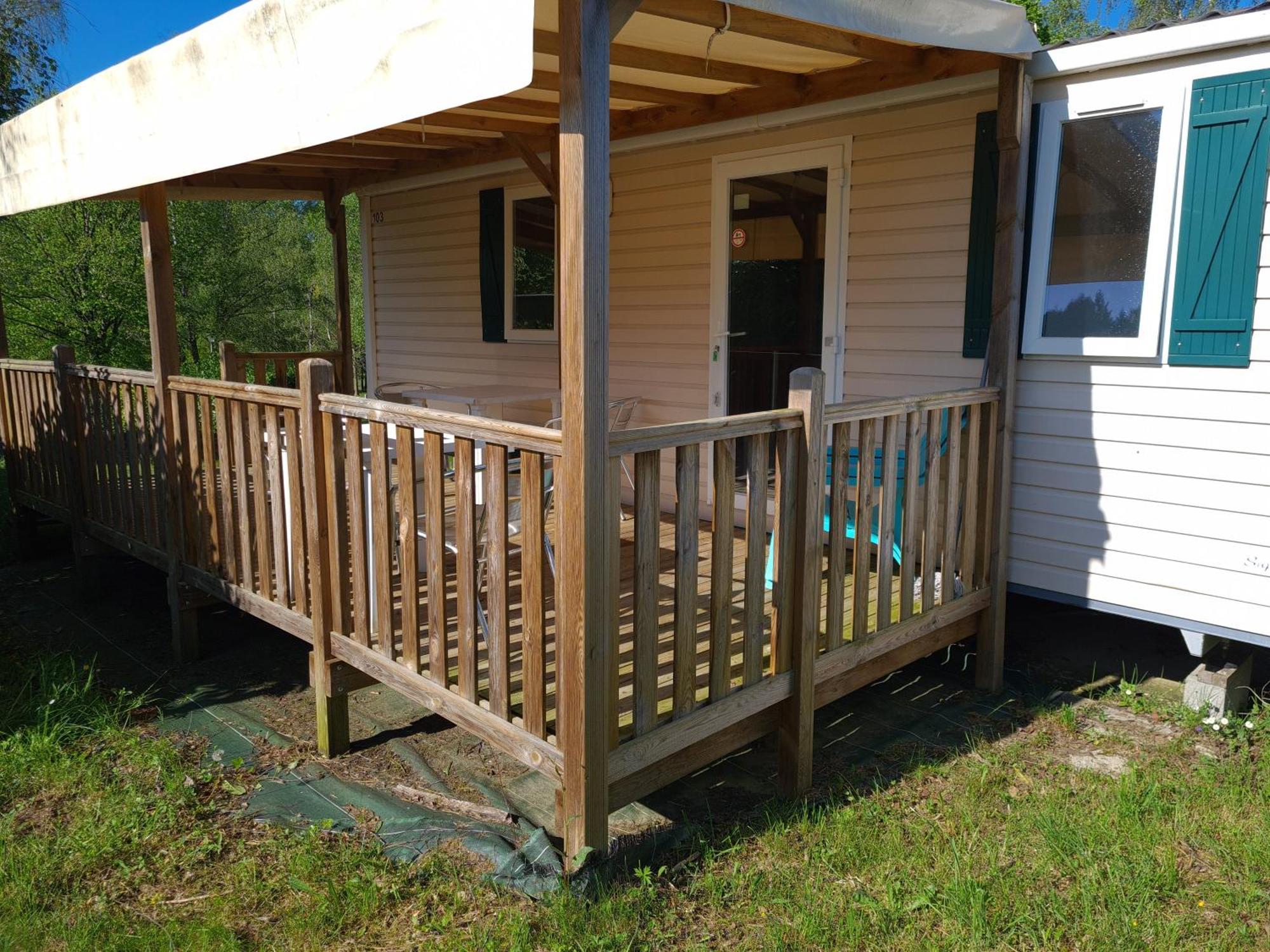 Camping De Ladignac Le Long Bel Air Bagian luar foto