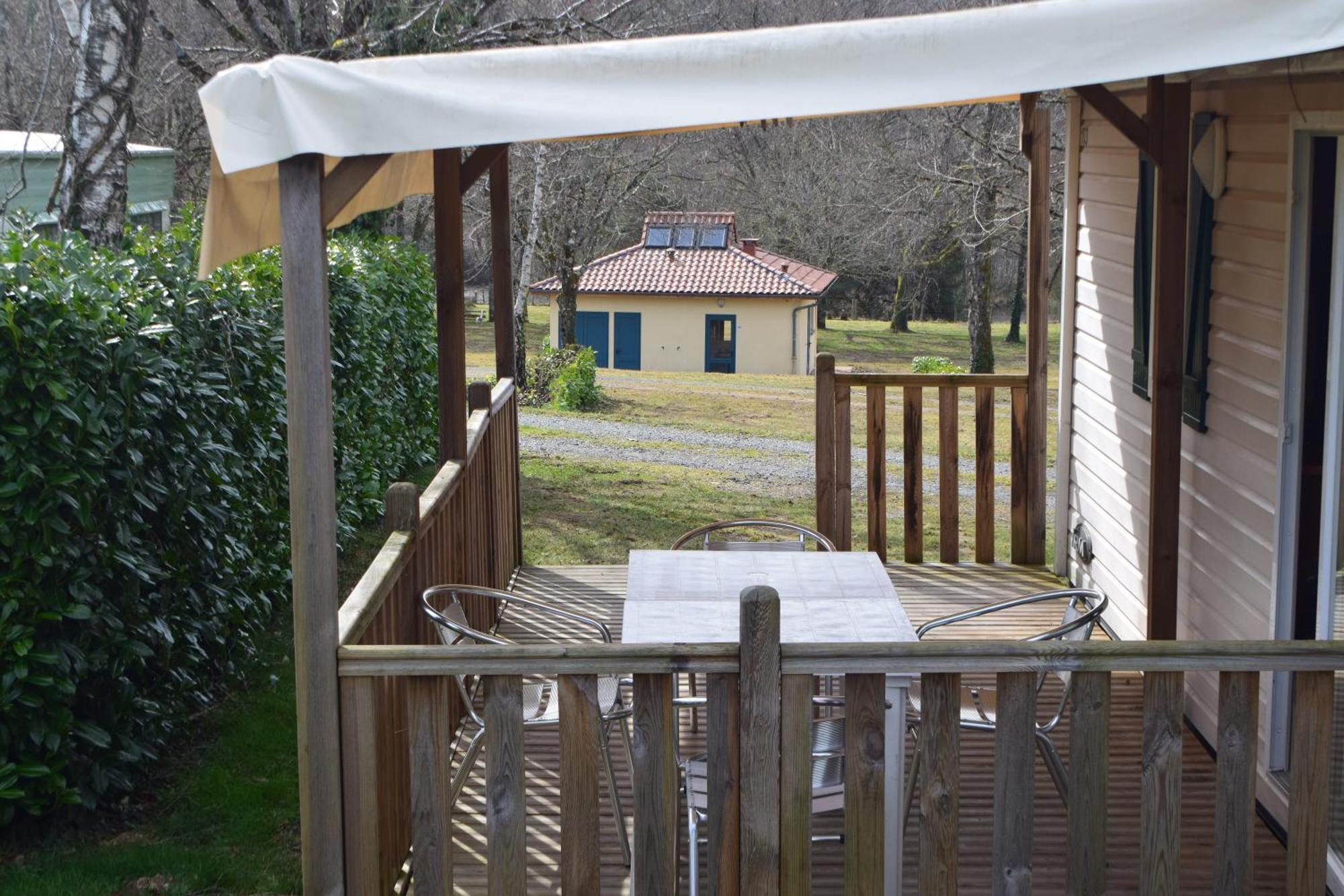 Camping De Ladignac Le Long Bel Air Bagian luar foto