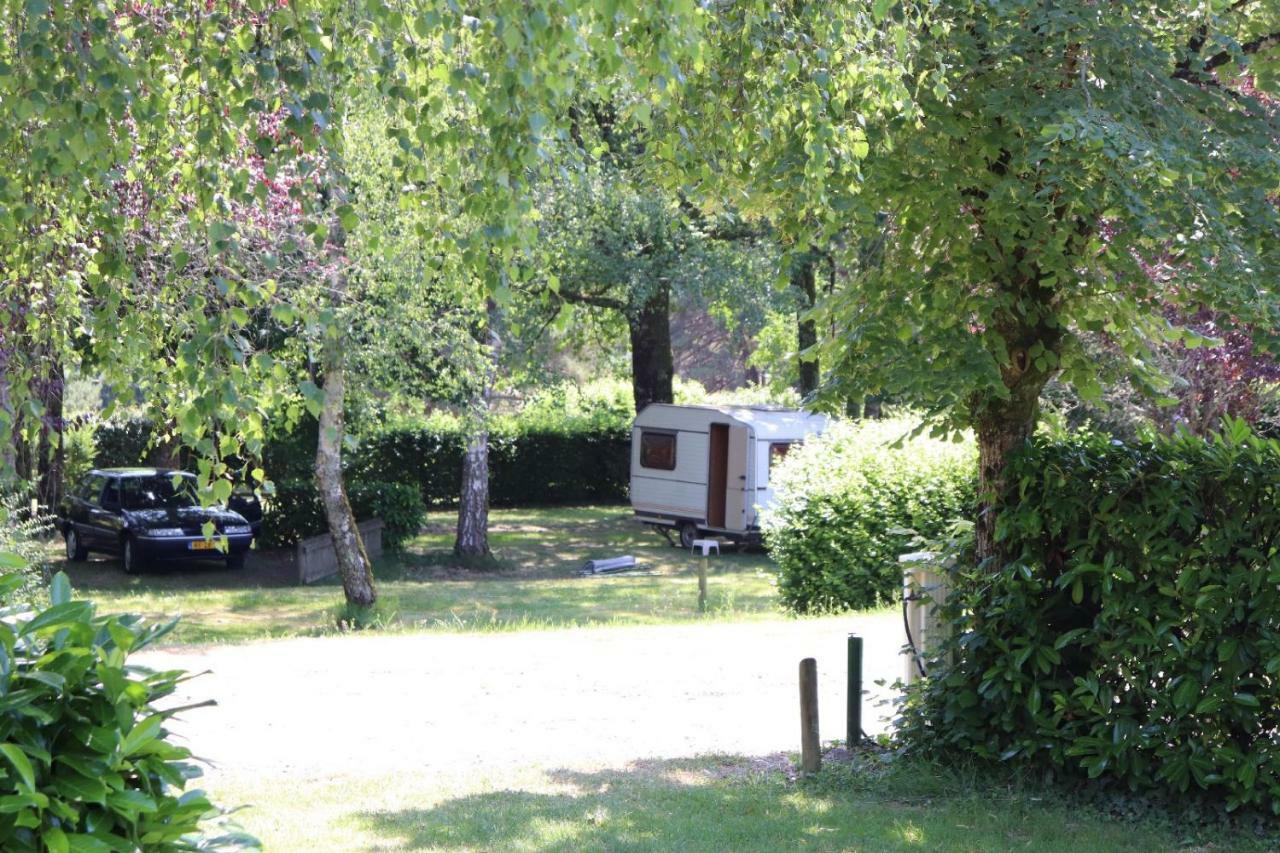 Camping De Ladignac Le Long Bel Air Bagian luar foto