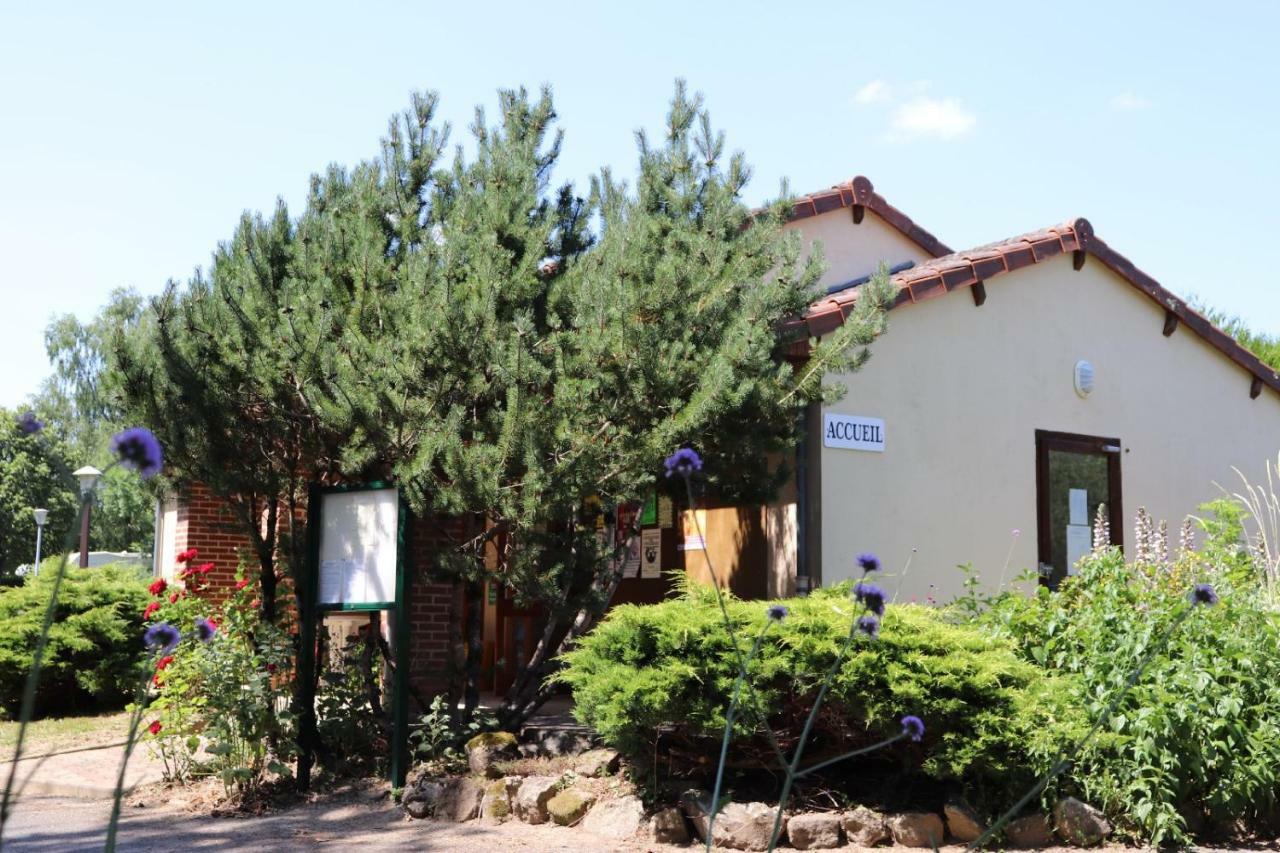 Camping De Ladignac Le Long Bel Air Bagian luar foto